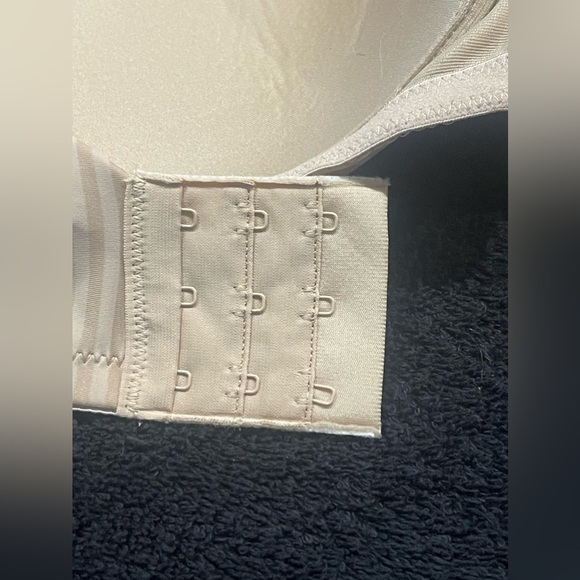 Playtex Smooth Wirefree Bra Secrets Perfectly Seamless No-Slip Comfort Sz 40 DDD - Picture 5 of 6